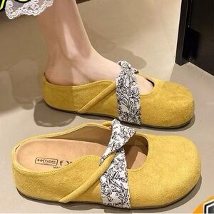 Yellow Women's Shoes with Patterned Strap